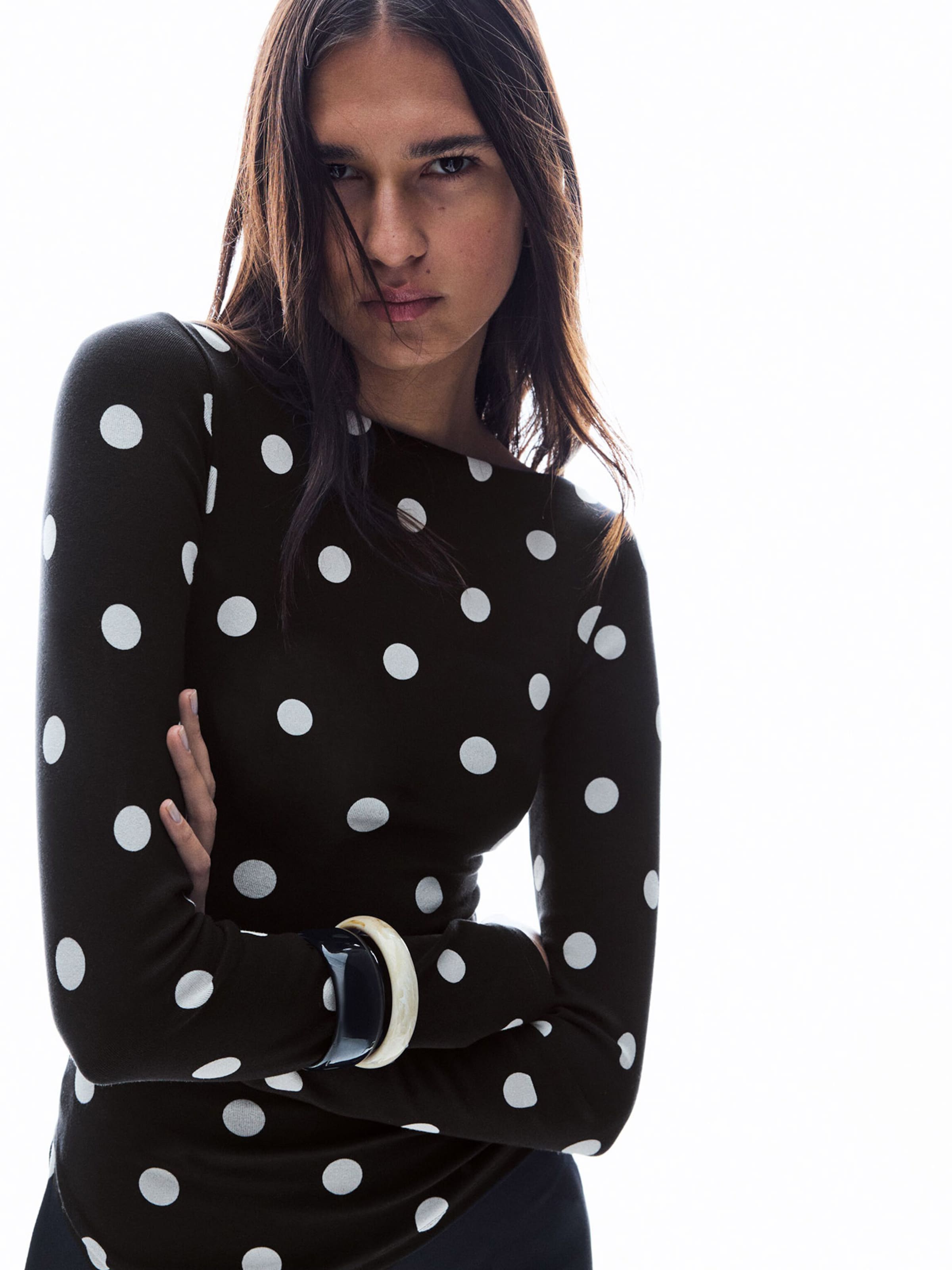 Bershka Shirt in Zwart: voorkant