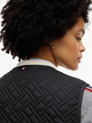 TOMMY HILFIGER - Chaleco en negro