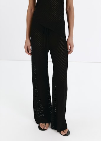 Wide leg Pantaloni 'MASETA' di MANGO in nero: frontale