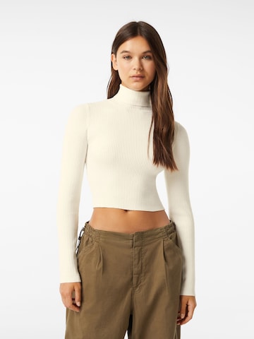 Bershka Sweater in Beige: front