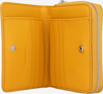 Calvin Klein - Cartera en amarillo