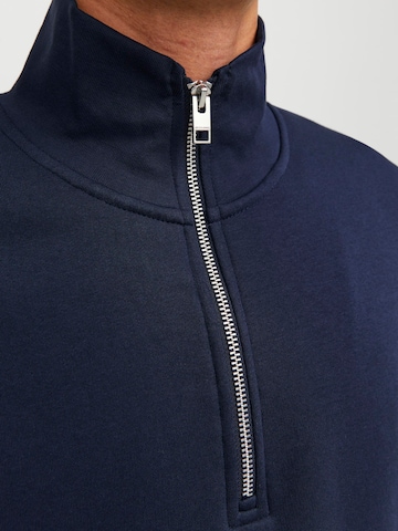 JACK & JONES Sweatshirt in Blau