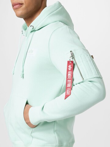 ALPHA INDUSTRIES Sweatshirt in Groen