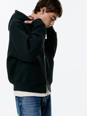 Pull&Bear Collegetakki 'STWD' värissä musta