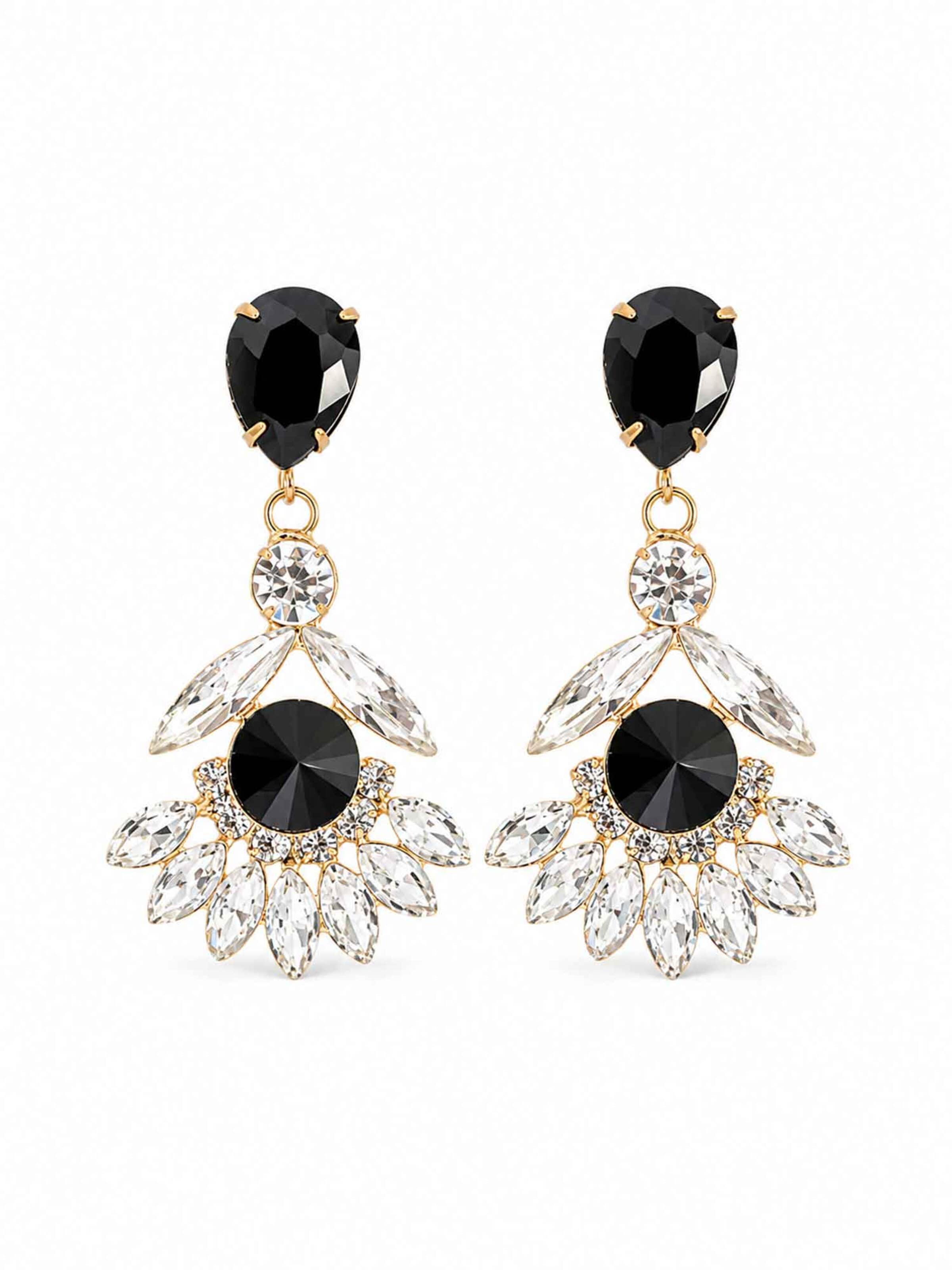 RteRme Earrings 'Maura Sparking Earrings' in Grey: front