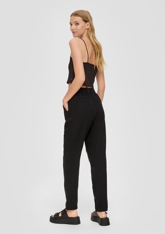 QS Regular Pleat-Front Pants in Black