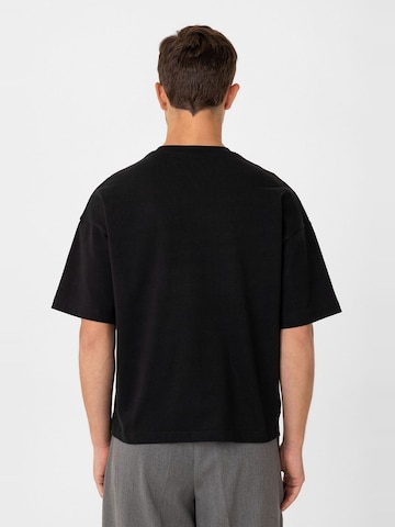 melns Antioch T-Krekls 'Akihiko'