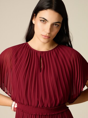 oltre - Vestido en rojo