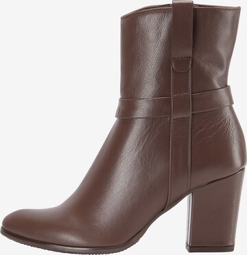 DreiMaster Klassik Ankle Boots in Brown: front