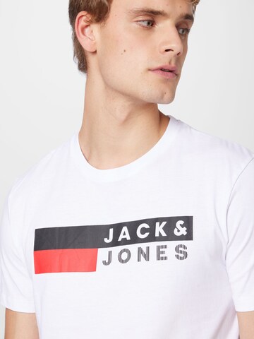 Tricou de la JACK & JONES pe alb