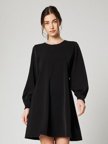 Robe Guido Maria Kretschmer Women en noir : devant