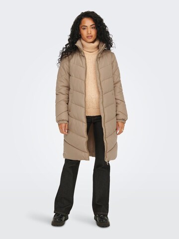 JDY Between-seasons coat 'NEW FINNO' in Brown