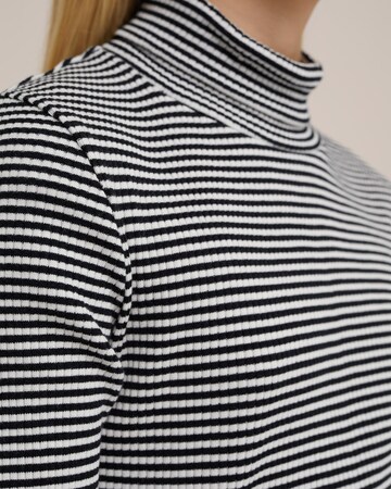 T-Shirt WE Fashion en noir
