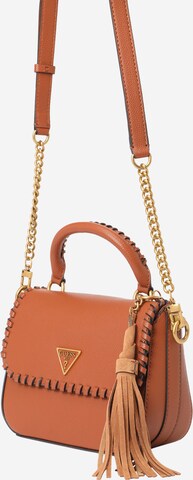 GUESS Håndtaske 'KAOMA' i brun: forside