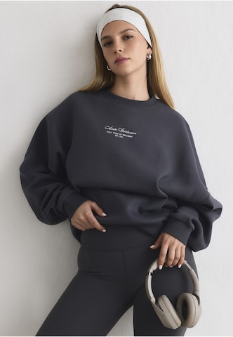 Sweat-shirt 'Script' Aim'n en gris : devant