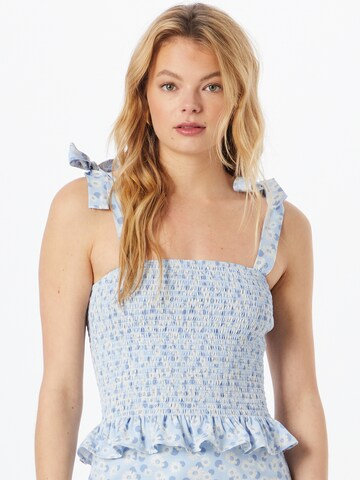 The Frolic Top in Blauw: voorkant