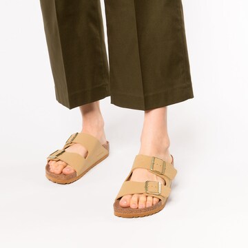 BIRKENSTOCK - Sapato aberto 'Arizona' em bege
