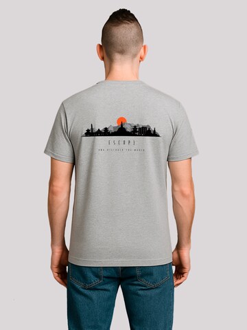 T-Shirt 'Escape Discover the World Asian Town' F4NT4STIC en gris