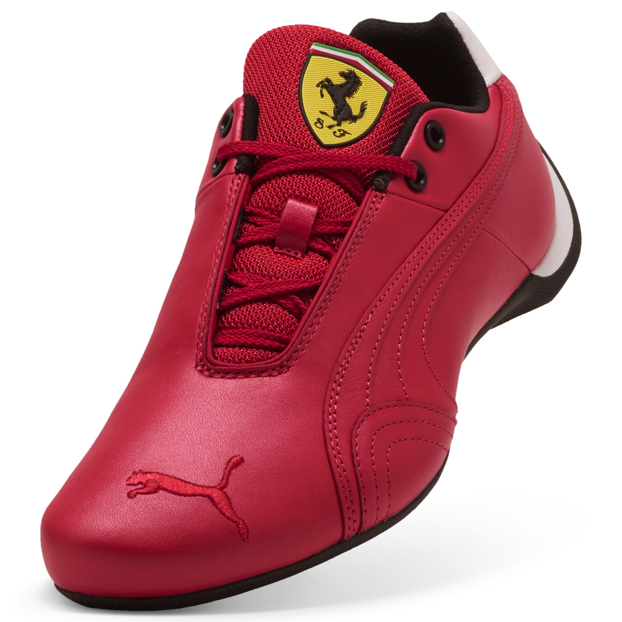 PUMA Sportschoen in Rood: voorkant