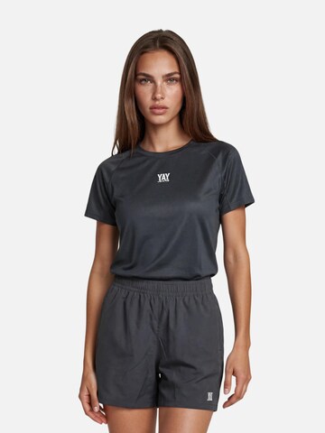 HEFTYKA Performance Shirt in Black