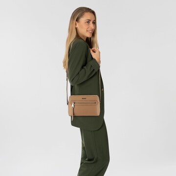 DKNY Umhängetasche 'Bryant Ave' in Braun