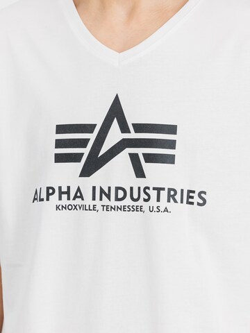 ALPHA INDUSTRIES Shirt 'Basic V-Neck'‌‌‌ in Weiß