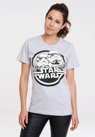 LOGOSHIRT T-Shirt 'Star Wars - Stormtrooper' in Grau: Vorderseite