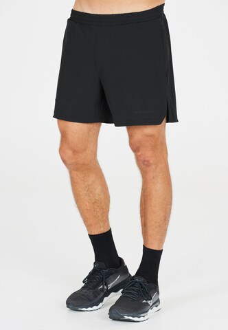 ENDURANCE Regular Shorts 'Dyne' in Schwarz: Vorderseite