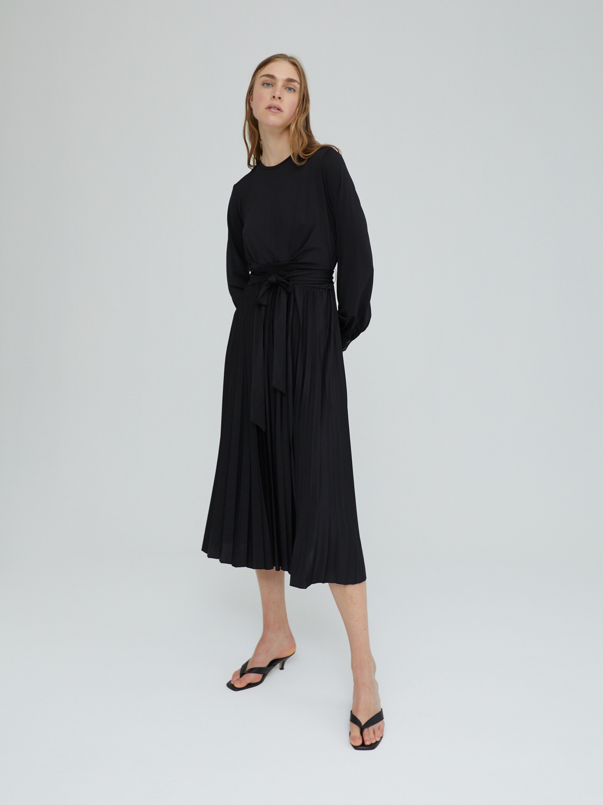 EDITED Produits Robe 'Ravena' noir
