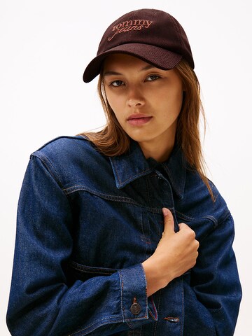 Tommy Jeans Pet in Bruin: voorkant