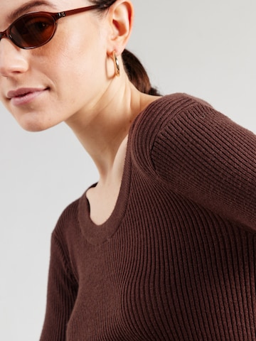 Robes en maille PIECES en marron
