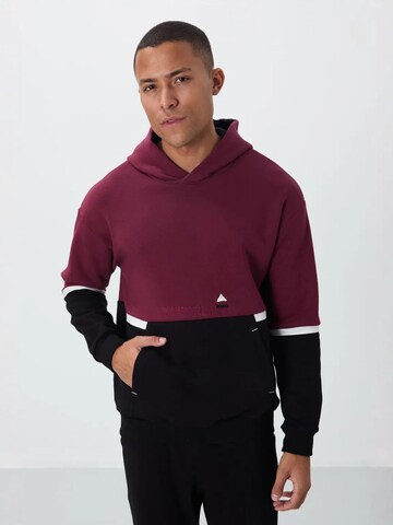 Tommy Life Sweatshirt in Rood: voorkant