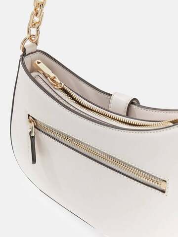 Borsa a spalla 'Carrie' di GUESS in bianco