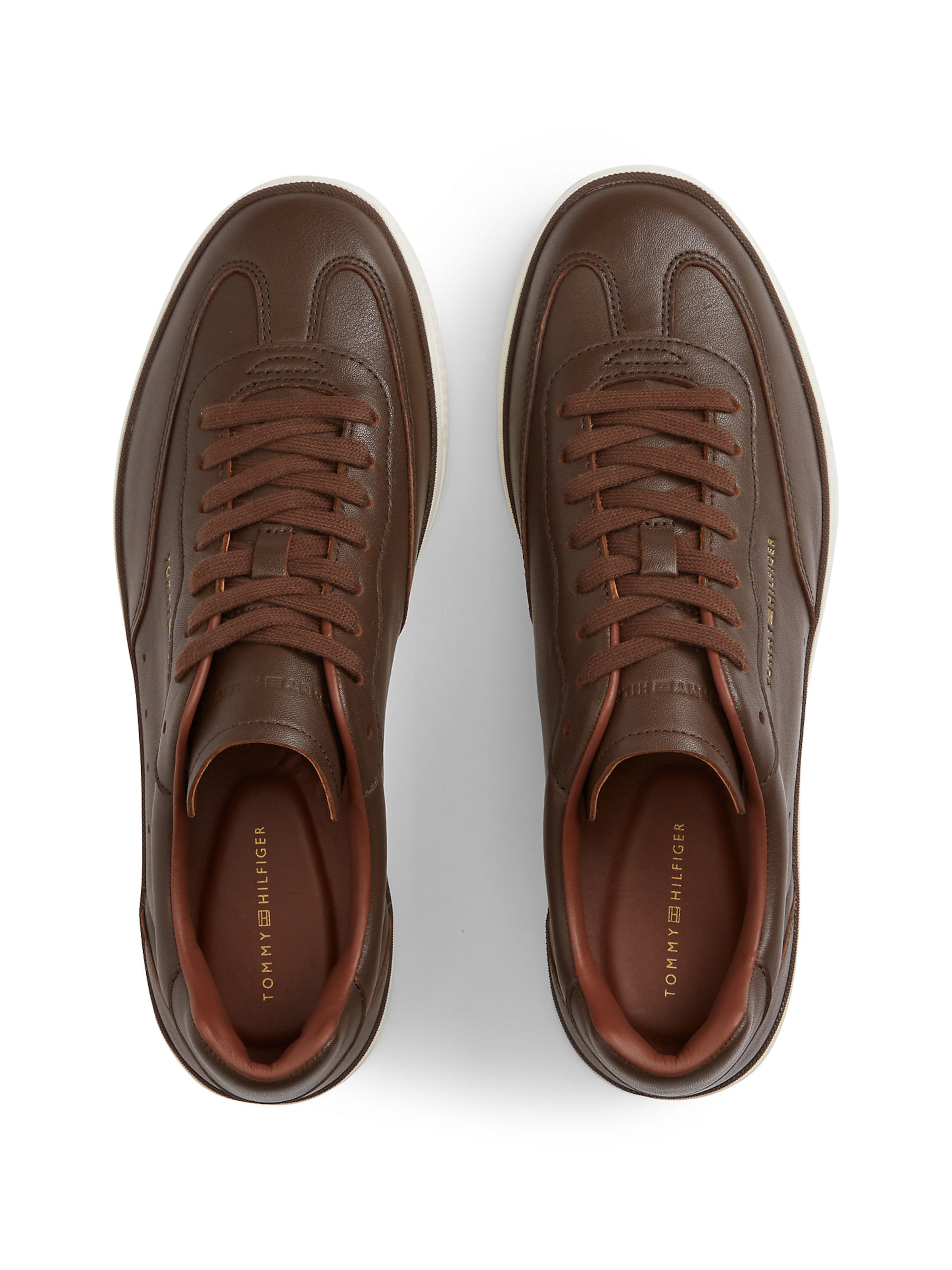 TOMMY HILFIGER Sneaker in Braun