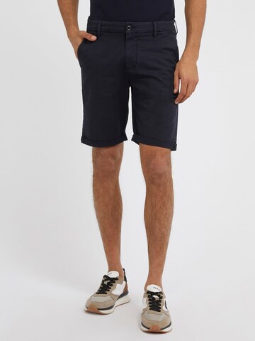 GUESS Slimfit Shorts 'Myron' in Blau: predná strana
