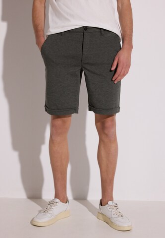 Street One MEN Regular Shorts in Grau: Vorderseite