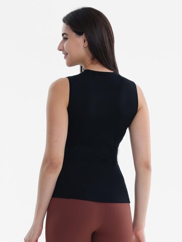 Haut de sport Jelenew en noir