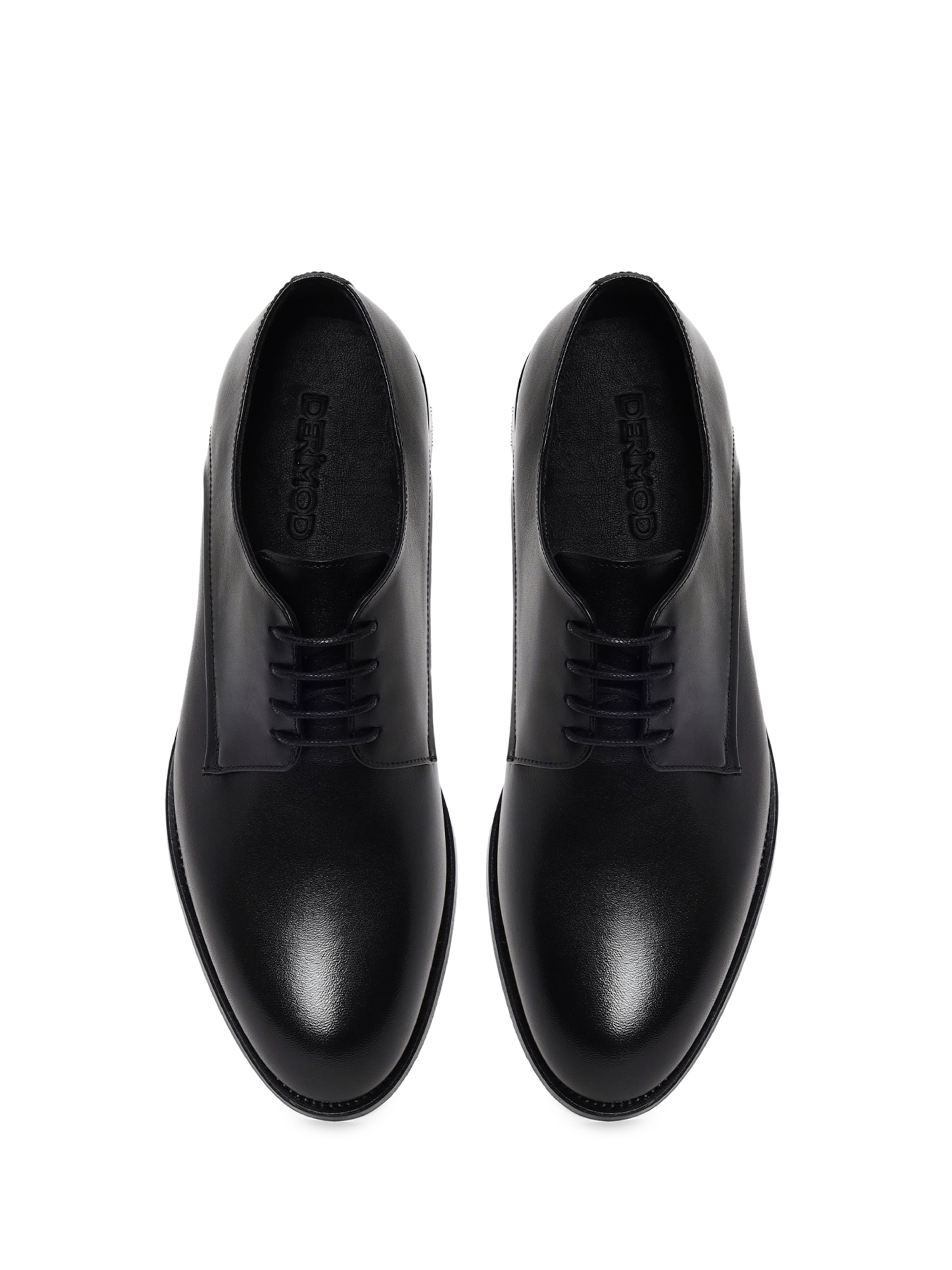 Scarpa stringata di Derimod in nero