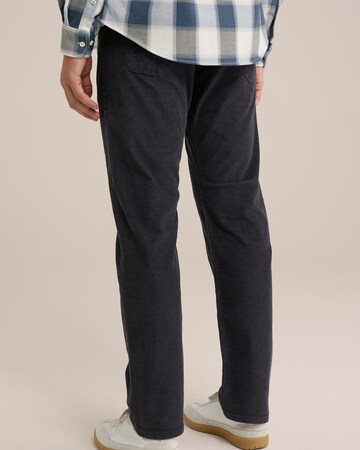 WE Fashion Regular Jeans in Black