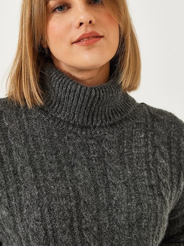Pullover di Bianco Lucci in grigio