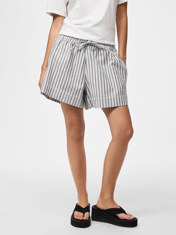 Loosefit Jeans 'PCBillo' di PIECES in blu: frontale