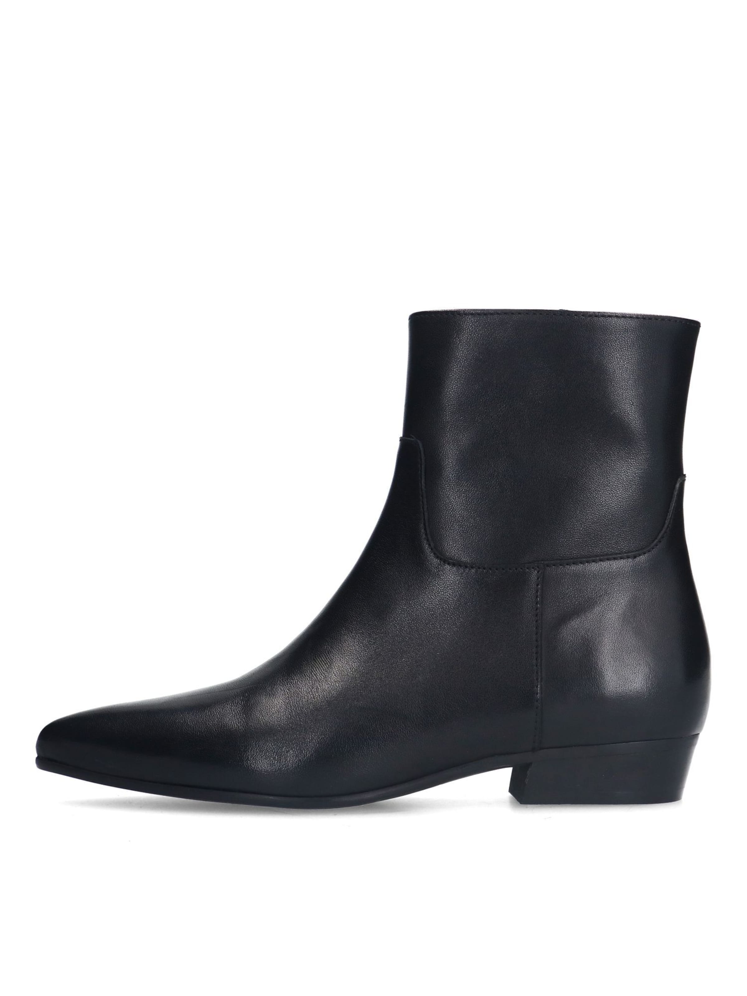 MANFIELD Ankle Boots in Black