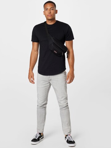 Only & Sons T-shirt 'MATT' i svart