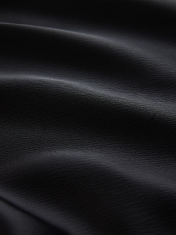 Next Top in Schwarz