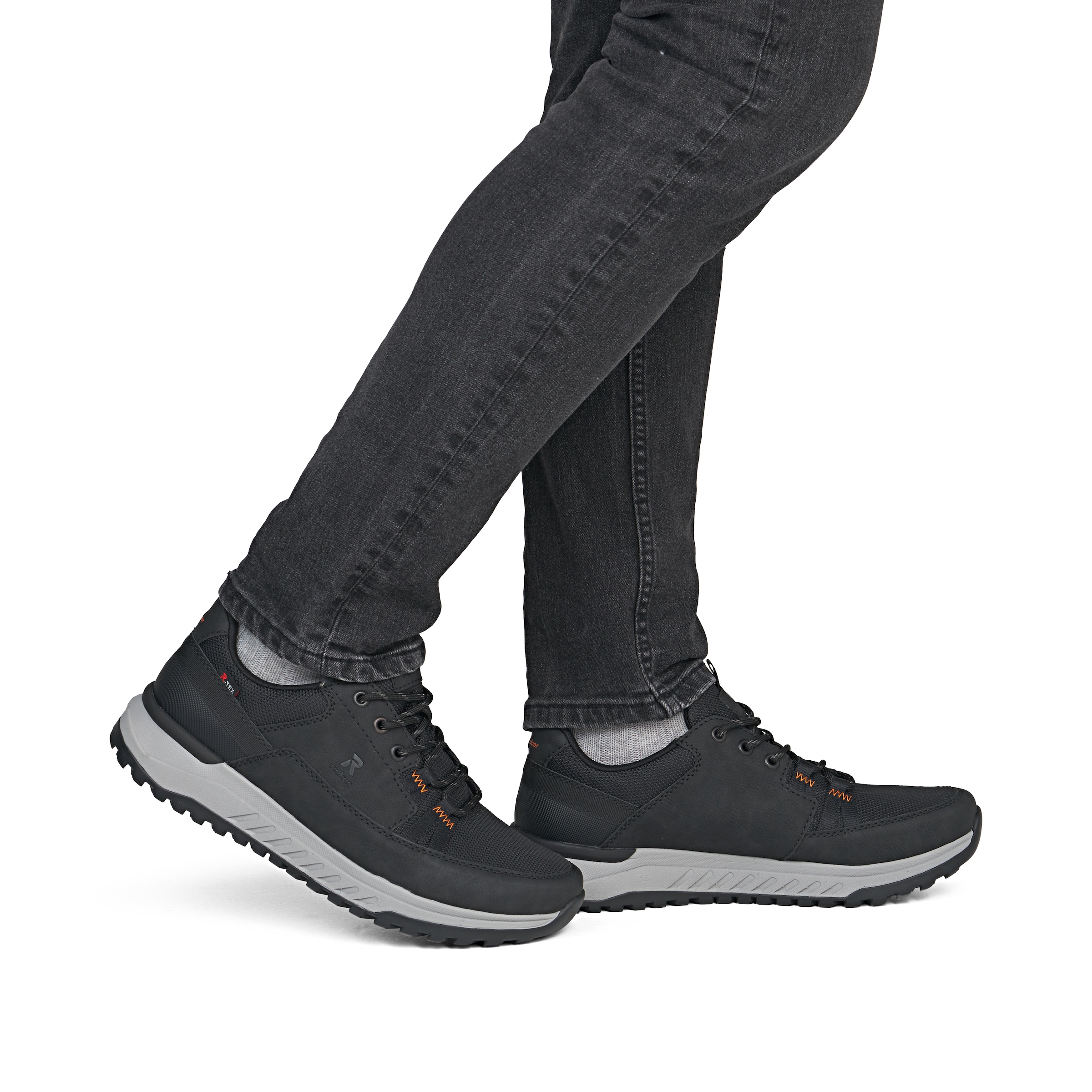 Baskets basses Rieker en noir