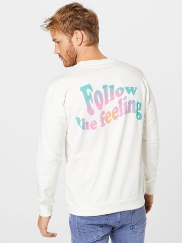 Trendyol Sweatshirt in White