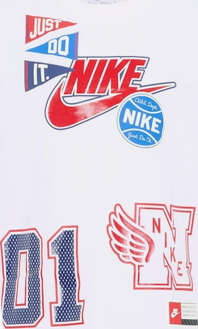 Nike Sportswear T-shirt i vit: framsida