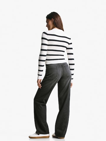 Wide leg Jeans de la Bershka pe negru