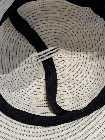 Magicshe Hat in Beige