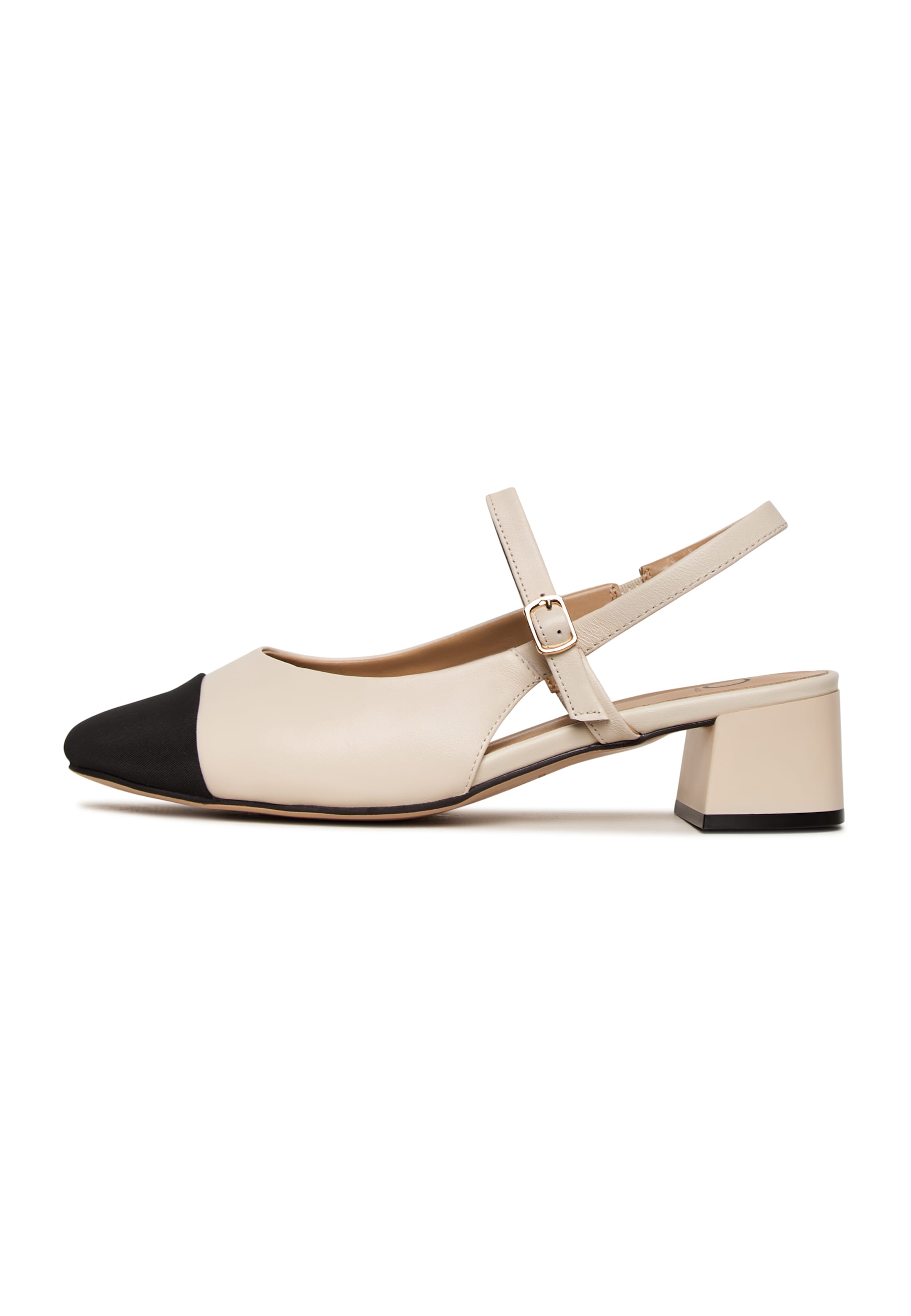 CESARE GASPARI Slingback pumps in White: front